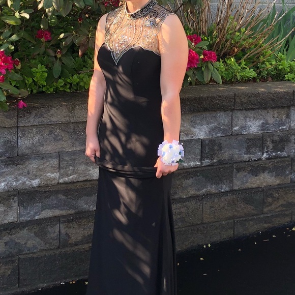 Stunning embellished black prom dress! - Picture 8 of 8